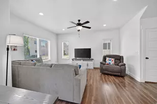 7502 N Cottage Ln E, Eagle Mountain, UT 84005 - Photo 7