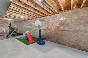 7502 N Cottage Ln E, Eagle Mountain, UT 84005 - Photo 33