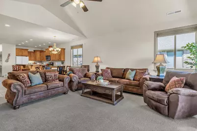 1941 W Trailside, Syracuse, UT 84075 - Photo 15