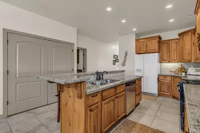 1941 W Trailside, Syracuse, UT 84075 - Photo 9