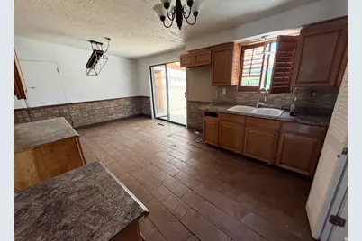 604 W Spacerama Dr S, Murray, UT 84123 - Photo 5