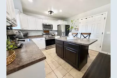 1766 W 5025 S, Roy, UT 84067 - Photo 7