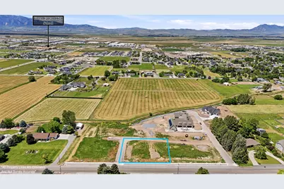 245 E 400 S #4, Providence, UT 84332 - Photo 3