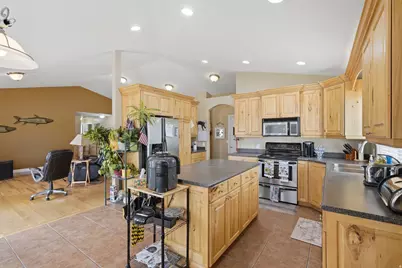344 W Heber Cv S, Grantsville, UT 84029 - Photo 11