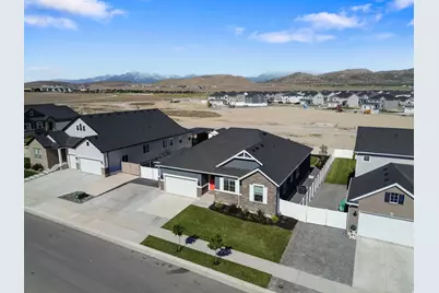 5420 N Cliffrose Dr, Eagle Mountain, UT 84005 - Photo 9