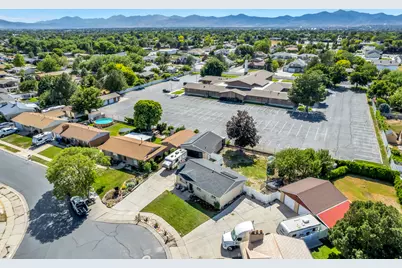 7222 S Robin Way W, West Jordan, UT 84084 - Photo 31