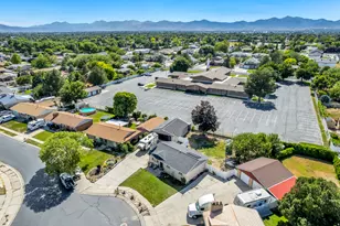7222 S Robin Way W, West Jordan, UT 84084 - Photo 31