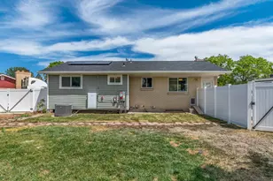 7222 S Robin Way W, West Jordan, UT 84084 - Photo 27