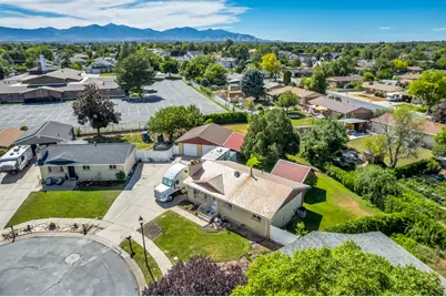 2120 W Robin Way S, West Jordan, UT 84084 - Photo 35
