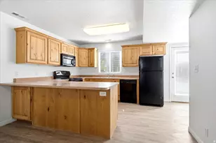 1689 S 1055 E, Ogden, UT 84404 - Photo 7