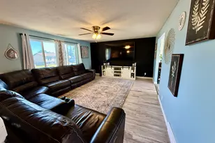 669 W 725 N, Clearfield, UT 84015 - Photo 7