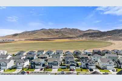4582 E Flower Pt, Eagle Mountain, UT 84005 - Photo 27