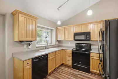 3557 W Lillehammer Cir, Taylorsville, UT 84129 - Photo 7