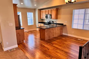 2889 E Somerset Dr, Spanish Fork, UT 84660 - Photo 9