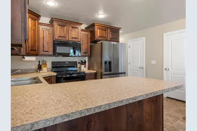1819 E Whitetail Way #134, Layton, UT 84040 - Photo 9