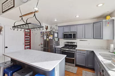 8764 S Pebblecreek Rd, West Jordan, UT 84081 - Photo 3