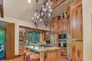 8283 S Bavarian Ct E, Cottonwood Heights, UT 84093 - Photo 17