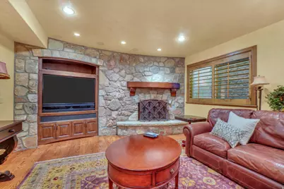8283 S Bavarian Ct E, Cottonwood Heights, UT 84093 - Photo 39
