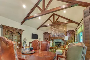 8283 S Bavarian Ct E, Cottonwood Heights, UT 84093 - Photo 13