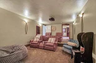 8283 S Bavarian Ct E, Cottonwood Heights, UT 84093 - Photo 43