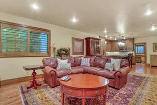 8283 S Bavarian Ct E, Cottonwood Heights, UT 84093 - Photo 37