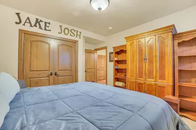 8283 S Bavarian Ct E, Cottonwood Heights, UT 84093 - Photo 49