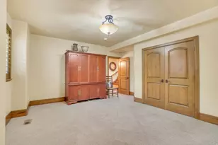 8283 S Bavarian Ct E, Cottonwood Heights, UT 84093 - Photo 51