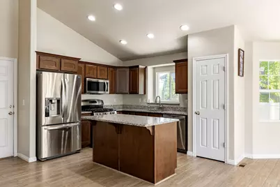 1073 S 1775 W, Syracuse, UT 84075 - Photo 7