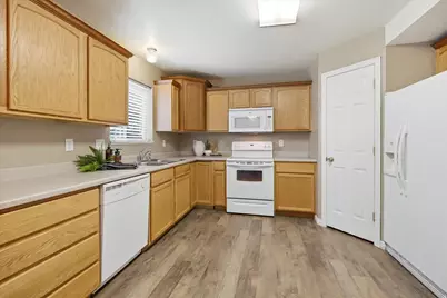 239 N 300 W, Smithfield, UT 84335 - Photo 7