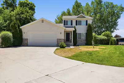 239 N 300 W, Smithfield, UT 84335 - Photo 3