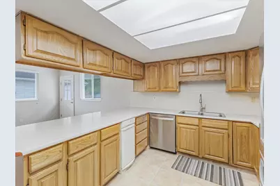 4071 S 2700 E, Holladay, UT 84124 - Photo 7