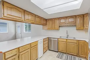4071 S 2700 E, Holladay, UT 84124 - Photo 7