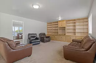 4071 S 2700 E, Holladay, UT 84124 - Photo 3