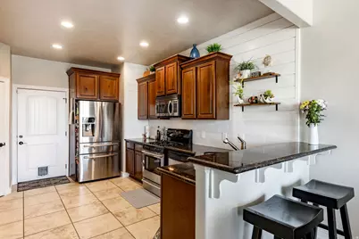 283 E Nechatel Dr S, Draper, UT 84020 - Photo 5
