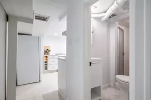 143 S 400 E, Salt Lake City, UT 84111 - Photo 29