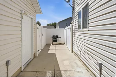 1996 N 425 W, Harrisville, UT 84414 - Photo 25