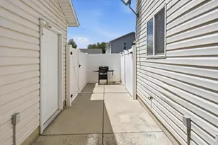 1996 N 425 W, Harrisville, UT 84414 - Photo 25