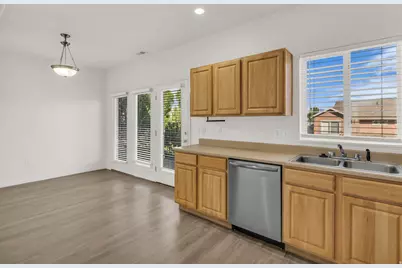 5086 W Wind Rock Ln S, Herriman, UT 84096 - Photo 11
