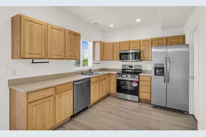 5086 W Wind Rock Ln S, Herriman, UT 84096 - Photo 7