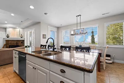 576 S 1800 E, Fruit Heights, UT 84037 - Photo 11