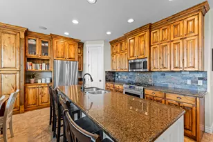 576 S 1800 E, Fruit Heights, UT 84037 - Photo 9