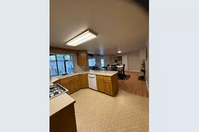 1075 E 300 N, Springville, UT 84663 - Photo 5