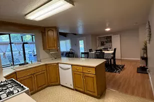 1075 E 300 N, Springville, UT 84663 - Photo 5