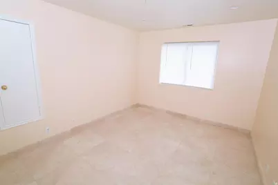 8068 S Twelve Dr, Sandy, UT 84094 - Photo 9
