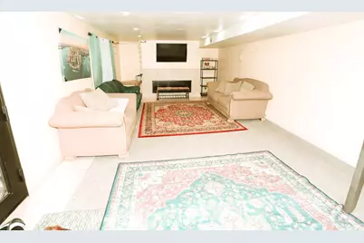 8068 S Twelve Dr, Sandy, UT 84094 - Photo 15