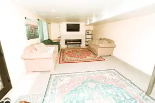 8068 S Twelve Dr, Sandy, UT 84094 - Photo 15