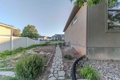 135 Constitution Dr, Roosevelt, UT 84066 - Photo 9