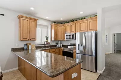 4042 W Scarsborough Ln, West Jordan, UT 84084 - Photo 9