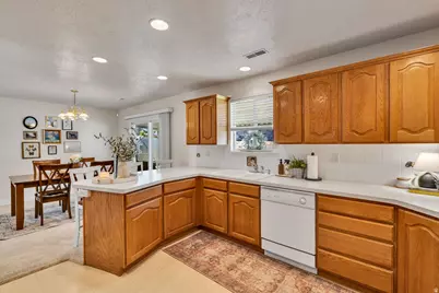 2494 N Dorchester Ave, Harrisville, UT 84414 - Photo 15
