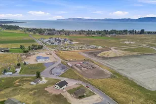 2513 S Country Club Dr, Garden City, UT 84028 - Photo 41